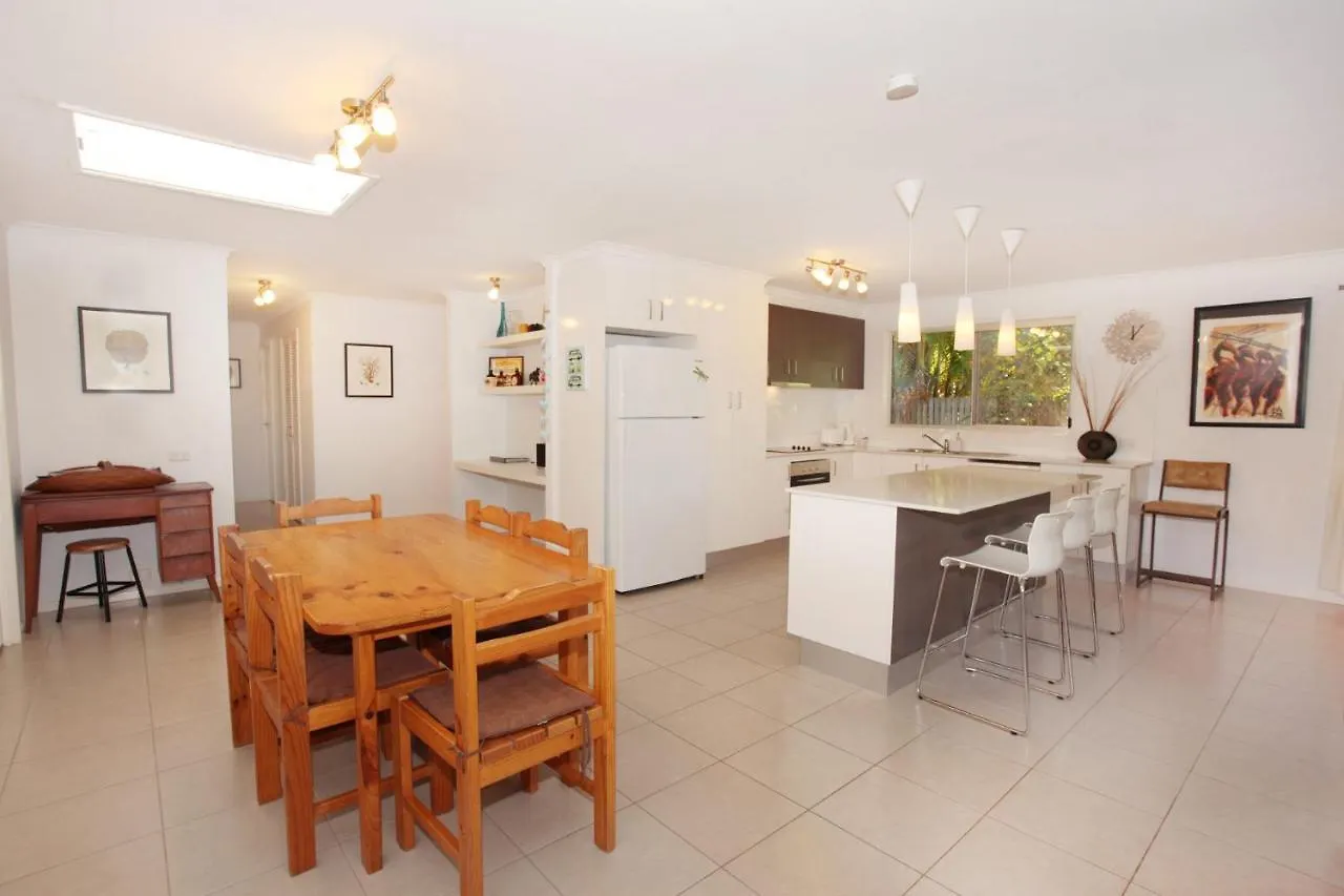 35 Santa Monica Avenue Villa Coolum Beach